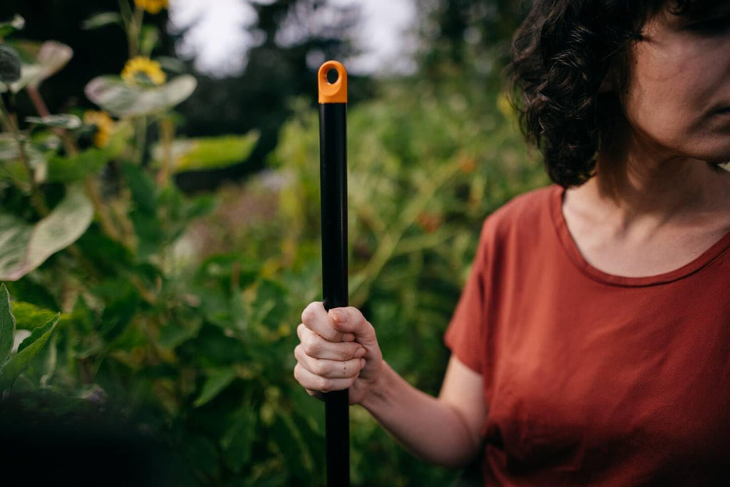 Fiskars Solid Hoe, Length: 155 cm, Width: 16 cm, Steel Head/Aluminium Handle, Black/Orange, 1016035