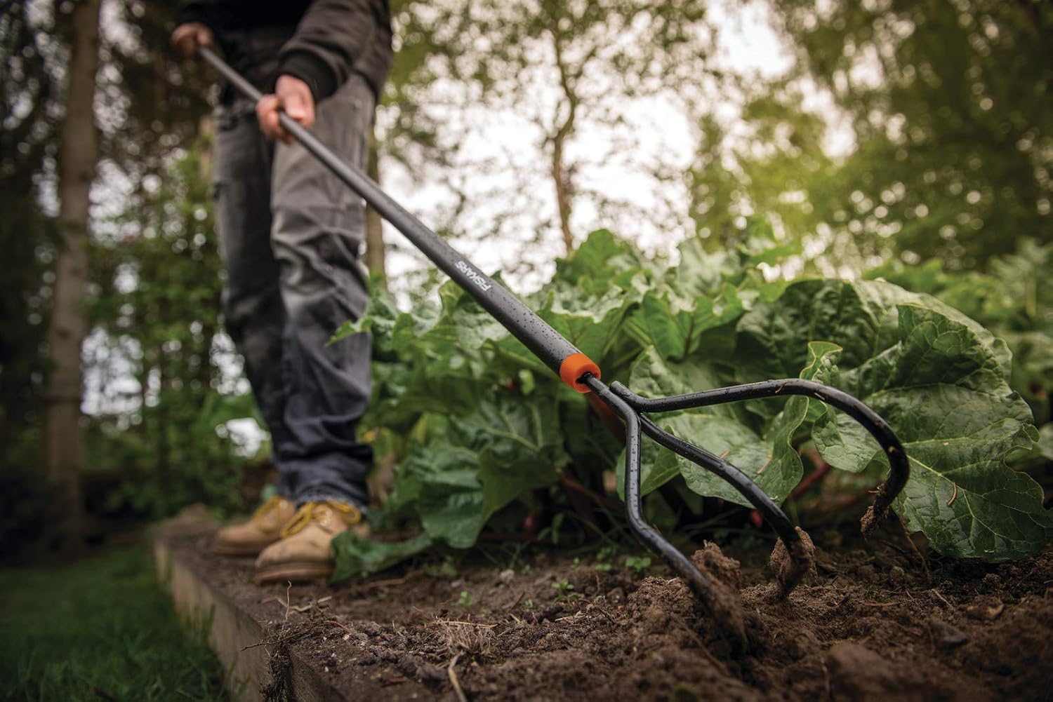 Fiskars Solid Cultivator, for Optimal Bed Preparation and Care, Length: 164 cm, Width: 12 cm, Black/Orange, 1016034