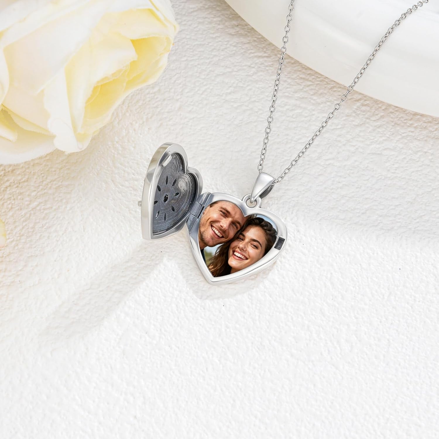 925 Sterling Silver Heart Locket Necklace for Women That Hold Pictures Ladies Jewelry Gifts