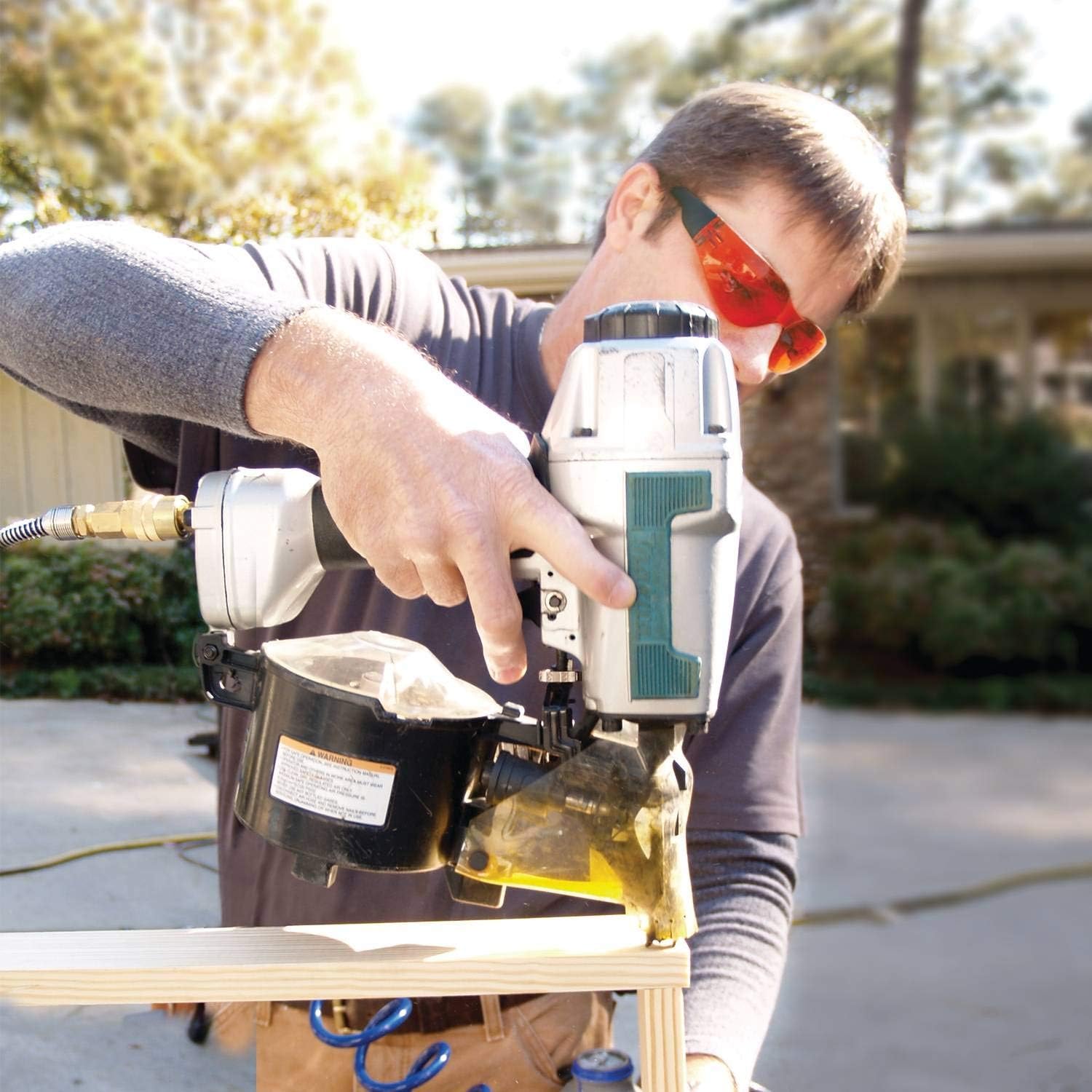Makita AN611 2-1/2' Siding Coil Nailer