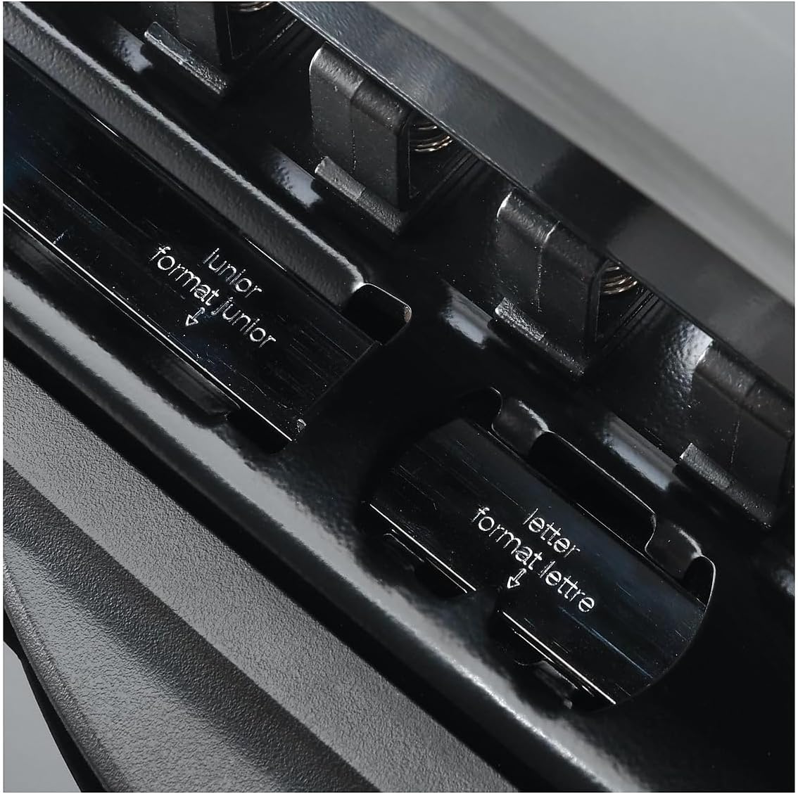 Staples Arc Desktop Paper Punch, 8‑Sheet Capacity, Black/Gray – Disc‑Bound System Punch