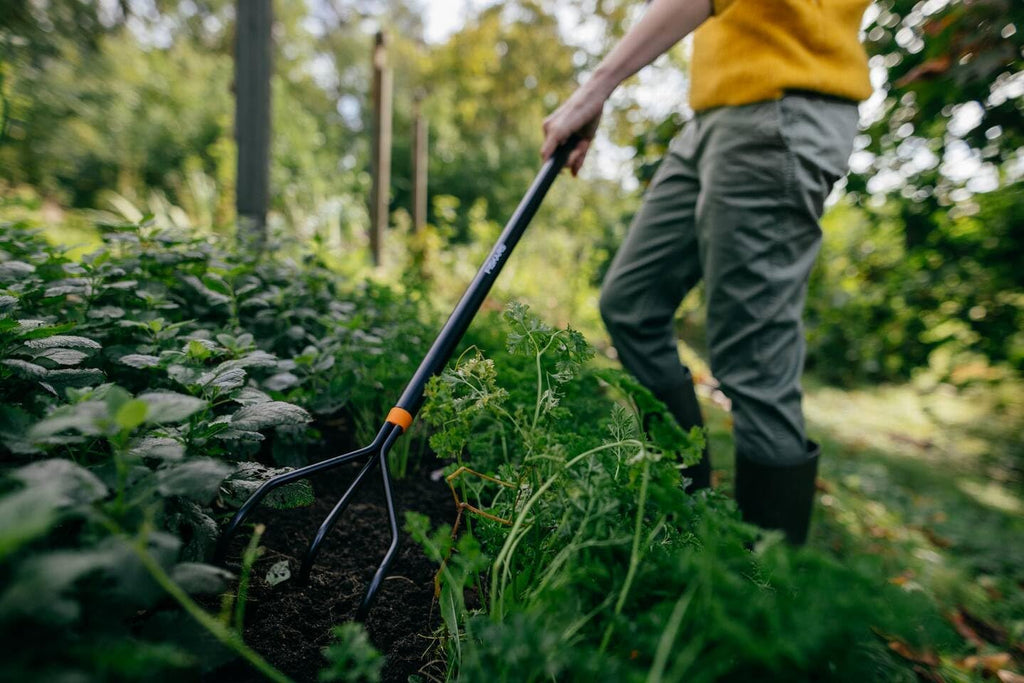 Fiskars Solid Cultivator, for Optimal Bed Preparation and Care, Length: 164 cm, Width: 12 cm, Black/Orange, 1016034