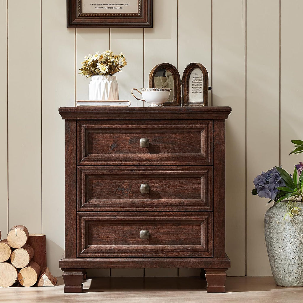 SAVOR LIFE Farmhouse Nightstand with 3 Drawers, Rustic Couch End Table with 4 Square Solid Wood Legs, Mid-Century Modern Bed Side Table with Storage, Small Dresser for Bedroom, Living Room, Walnut