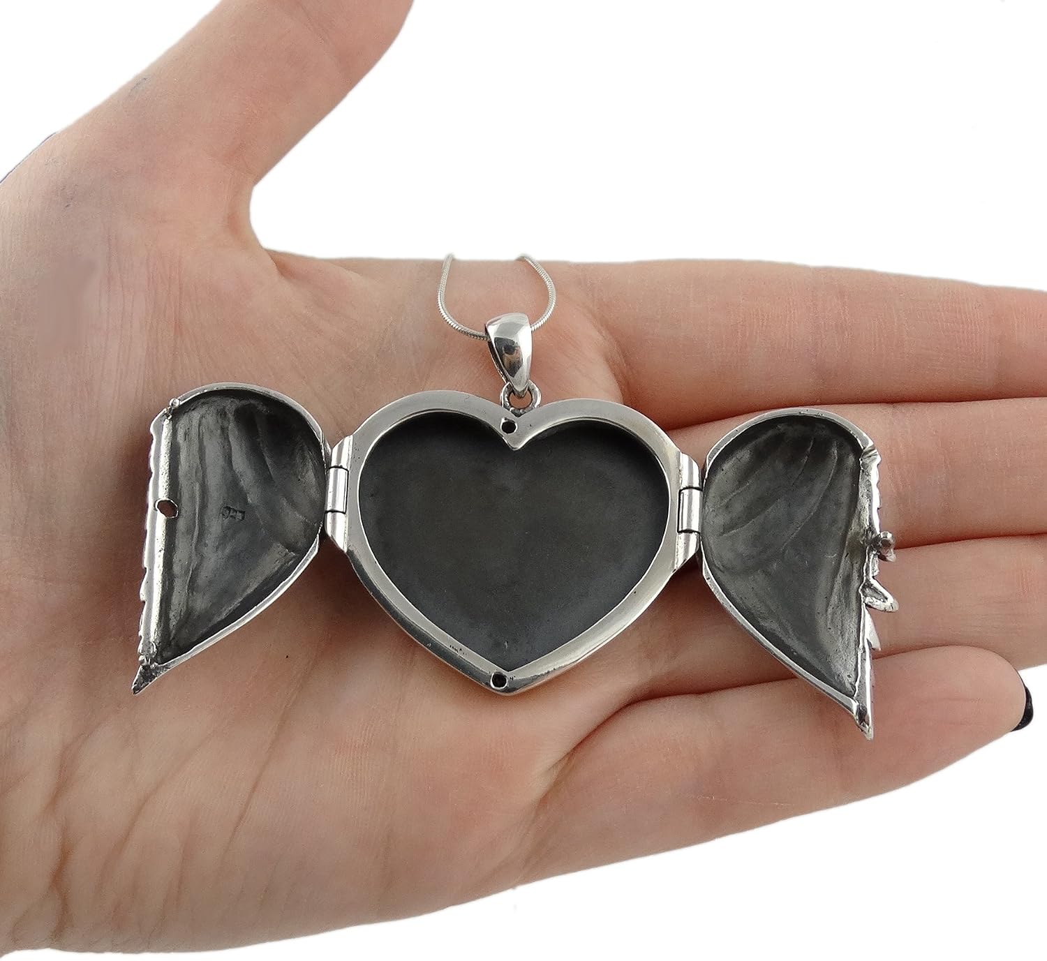 FashionJunkie4Life Sterling Silver Locket Necklaces for Women, 18' Cable Chain