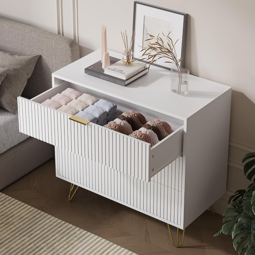 MAISONARIA White 3 Drawer Dresser for Bedroom, Modern Closet Dressers Chest of Drawers, Fluted Dresser Chest Cabinet with Gold Metal Handles, Nightstand for Bedroom, Living Room, Hallway, Entryway