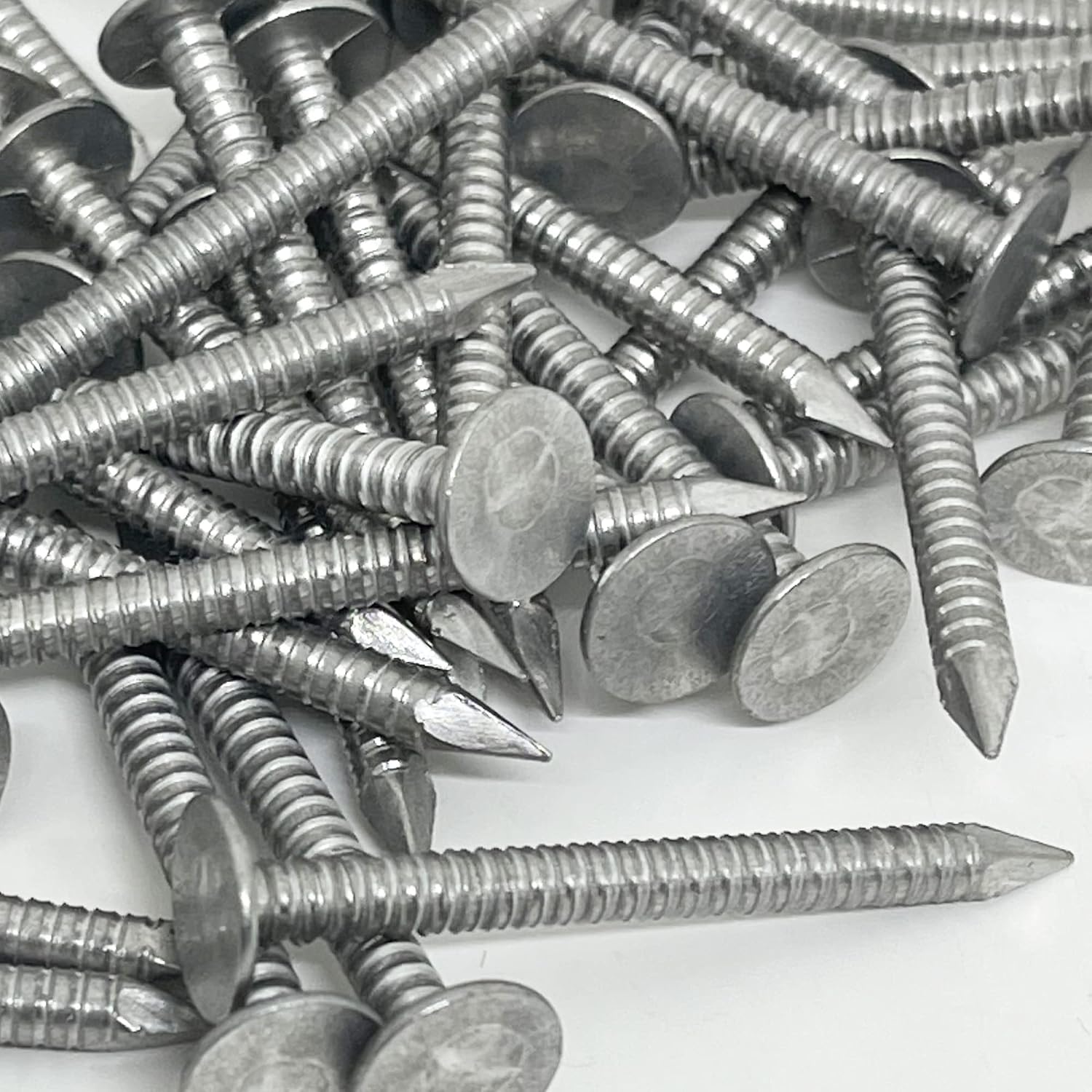 1.25'-RING SHANK ALUMINUM - ROOFING SIDING NAILS - Vinyl & Aluminum Siding & Facia Trim Nail – Aluminum metal secure holding Ring Shank nail – QTY (2000)