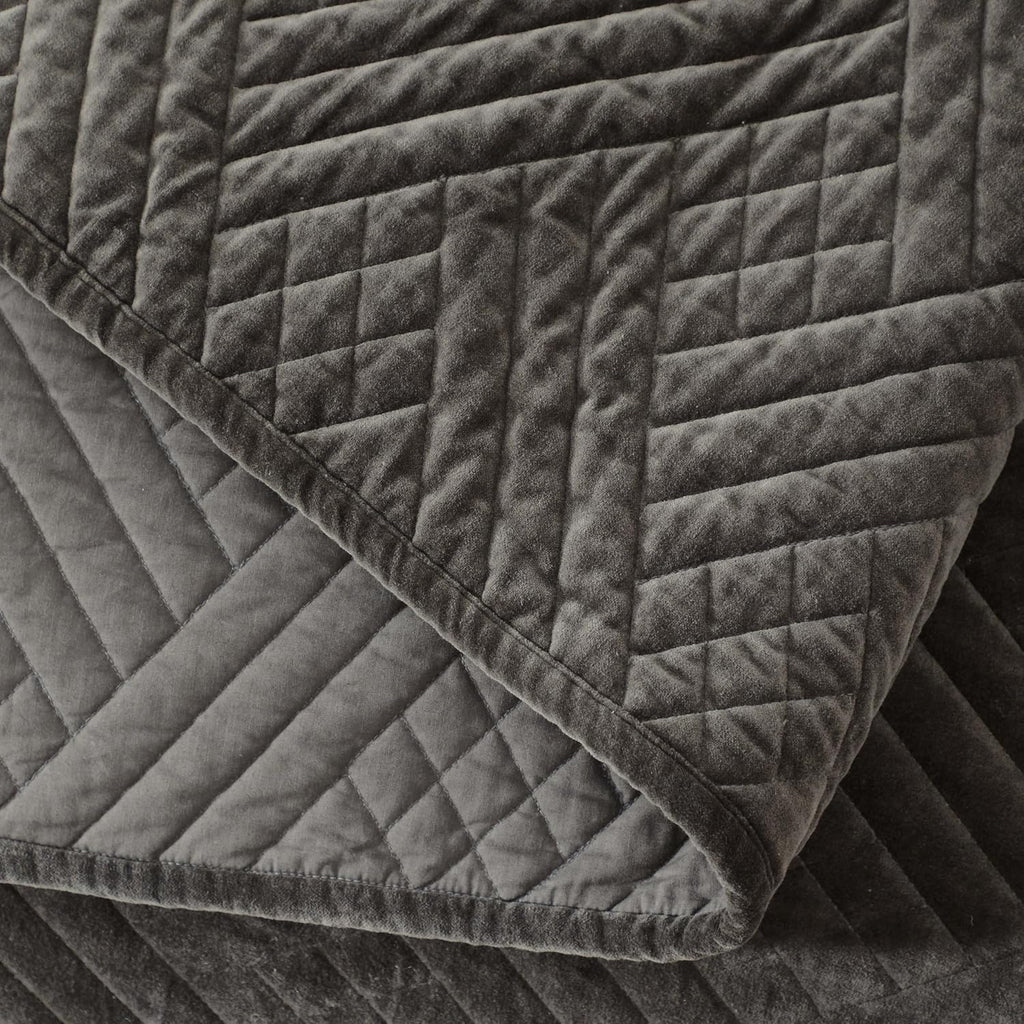 Superior 100% Cotton Velvet 3-Piece Quilt Set, 1 Lightweight Breathable Coverlet, 2 Pillow Shams, Comfy Home Essential Bedding, Cotton Fill, Geometric Aesthetic, Karina Collection, King Size, Grey