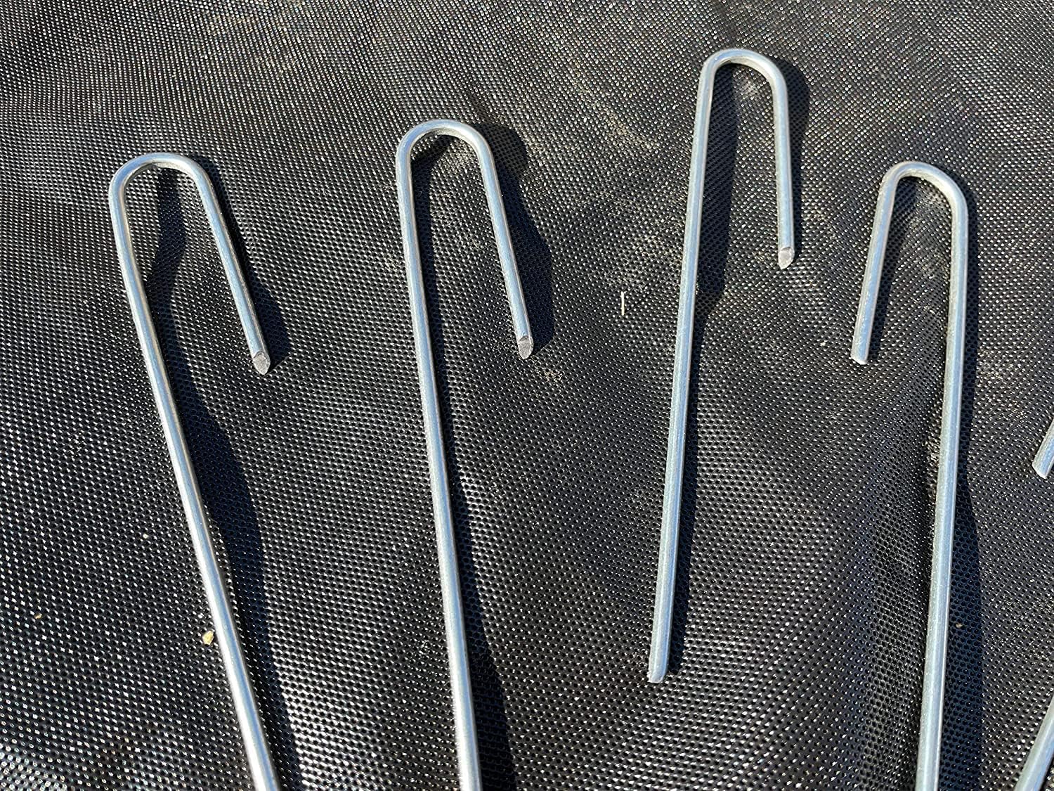 Sandbaggy 1500-Pack DRIP TUBING Stakes Landscape Staples | 5 inch Length - 11 Gauge Heavy Duty | Drip Anchors | Landscape Pins | Garden Lawn Nails | Designed to Hold Drip Tubing Up to 1/2' Diameter