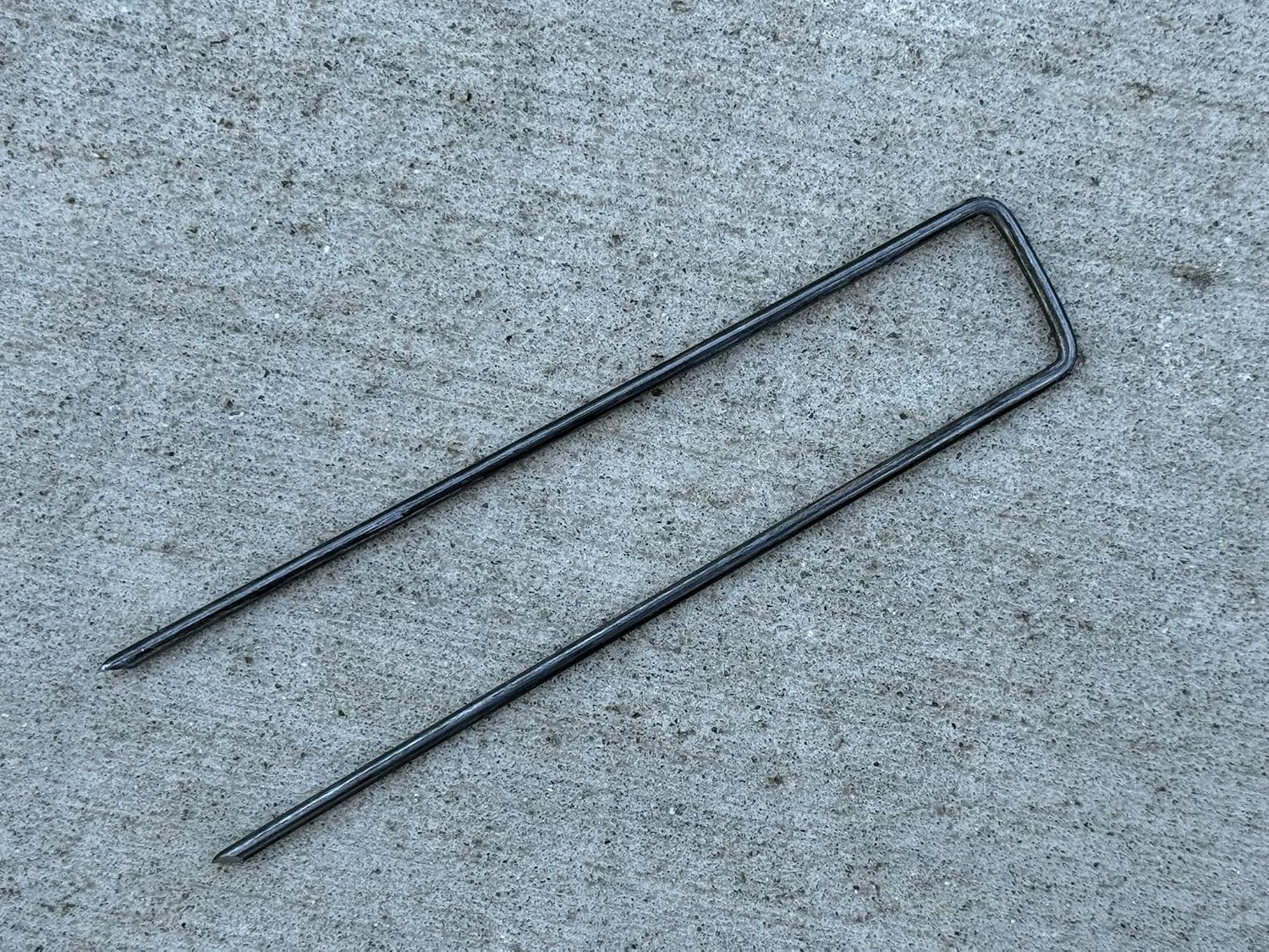 Sandbaggy USA Made 6-inch Landscape Staples - Garden Stakes - Landscaping Fabric, Netting, Sod, Artificial Turf (Standard, 500)