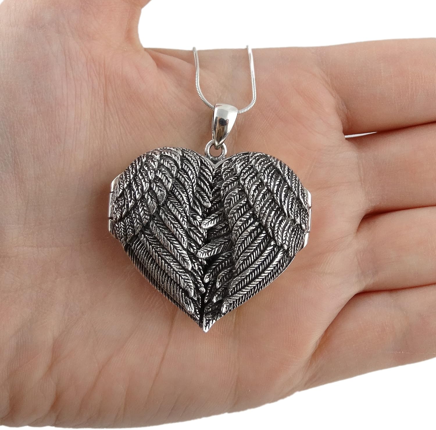 FashionJunkie4Life Sterling Silver Locket Necklaces for Women, 18' Cable Chain