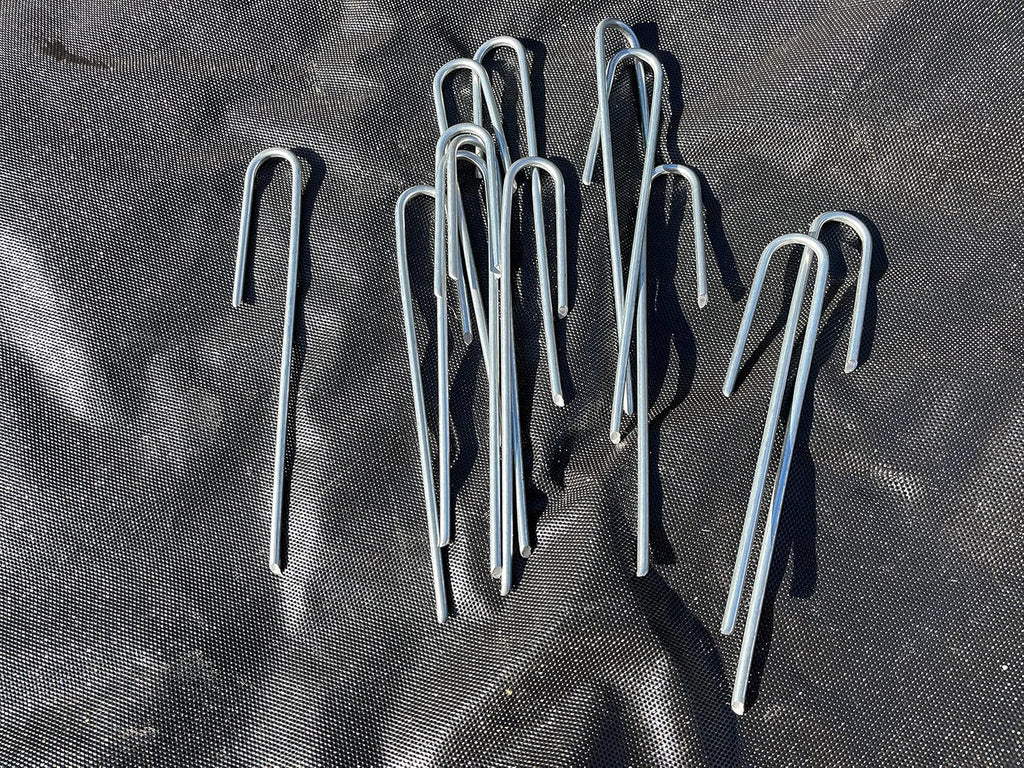 Sandbaggy 1500-Pack DRIP TUBING Stakes Landscape Staples | 5 inch Length - 11 Gauge Heavy Duty | Drip Anchors | Landscape Pins | Garden Lawn Nails | Designed to Hold Drip Tubing Up to 1/2' Diameter